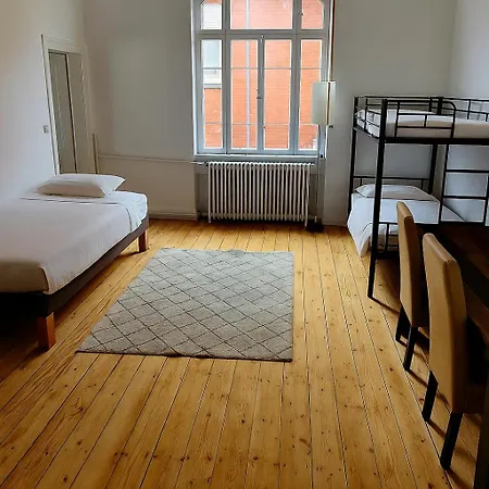 Fuer Monteure - Villenflair Trifft Citynaehe Apartmán *