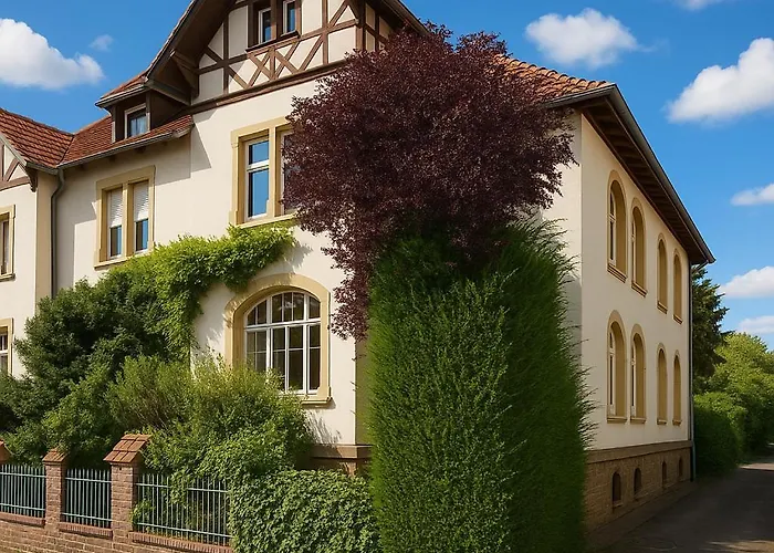 Villenflair Trifft Citynaehe * 巴特克罗伊茨纳赫